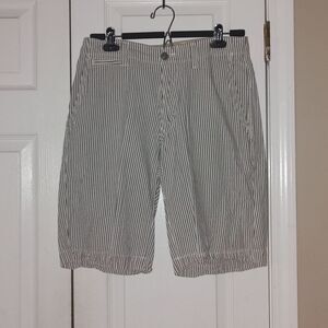 Gap striped seer sucker gray white shorts  Sz 29